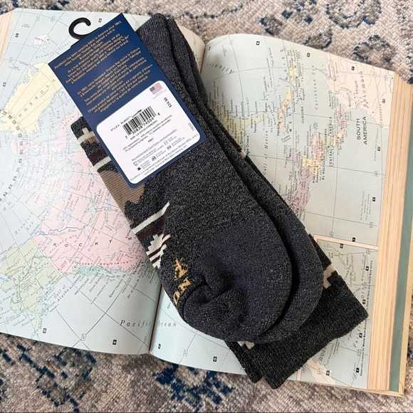 Pendleton NWT Unisex Merino Wool Gray Brown Blend Roaming Bison Camp Crew Socks - Picture 3 of 8
